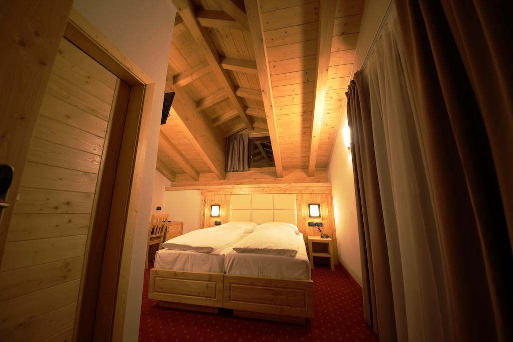 Hotel Garni My Ledro Pieve Di Ledro Ruang foto